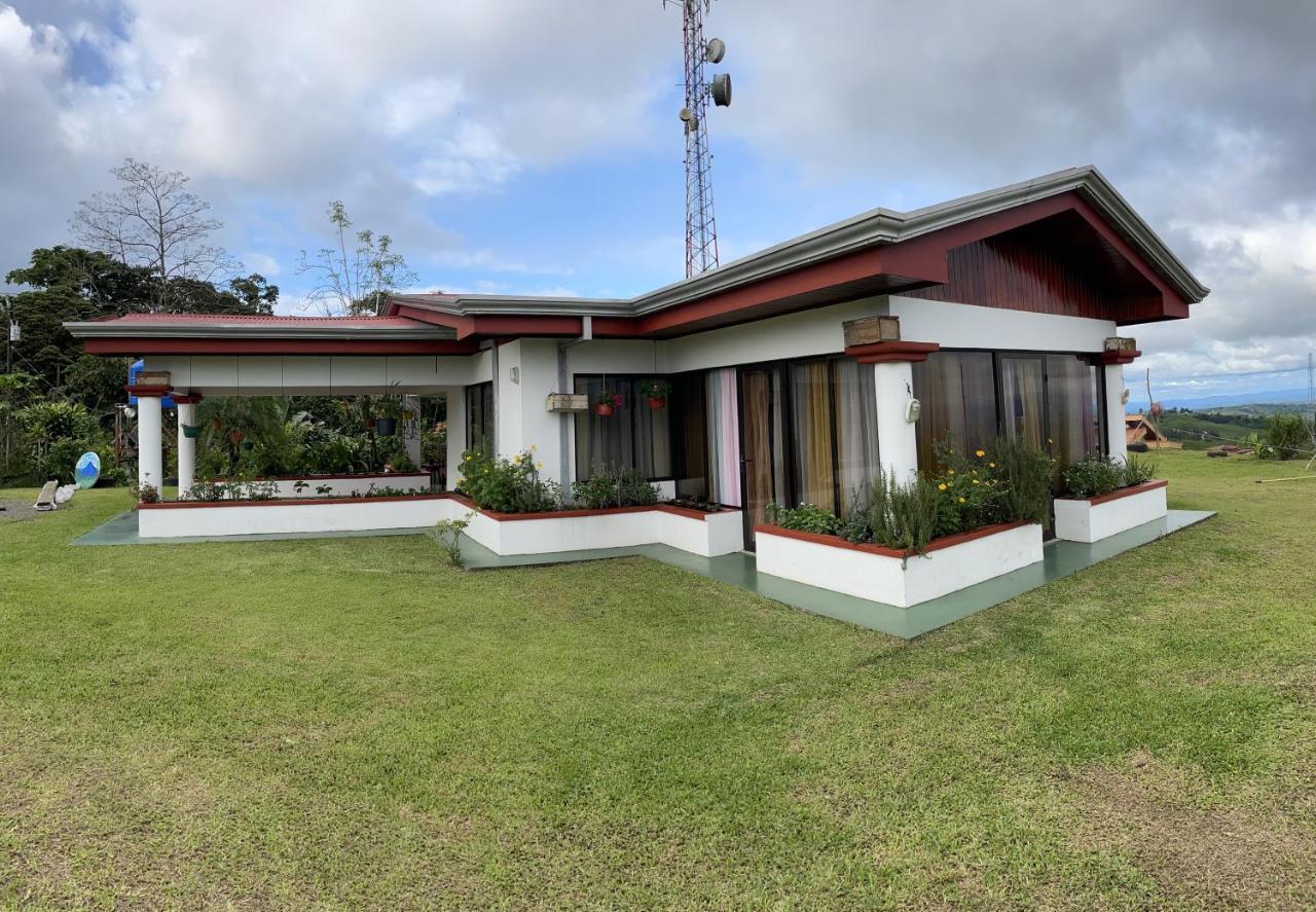 Las Pavitas Cottages La Fortuna Esterno foto